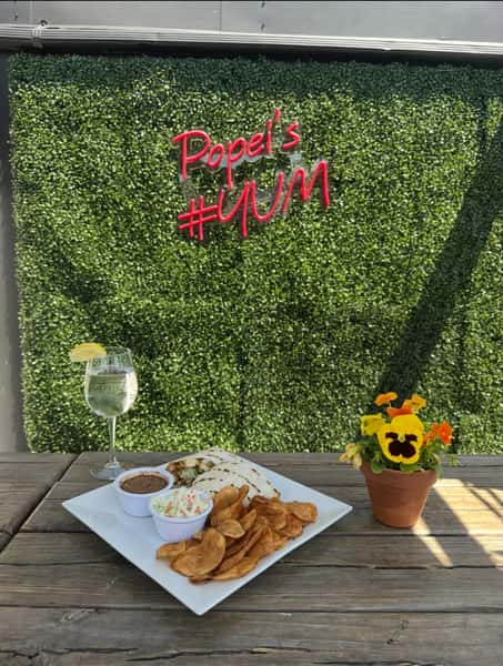 Monday blues? A lunch break with us on the deck is the perfect cure (especially before the cool weather hits)!! Come check out our lunch menu! Available 11-3 during the week, loaded with yummy wraps & sandwiches! š„Ŗš„
Added plus, bottles of wine are half priced all day every Monday!š·
#popeisclambar #popesicoram #lifoddie #lirestaurants #lunchmenu