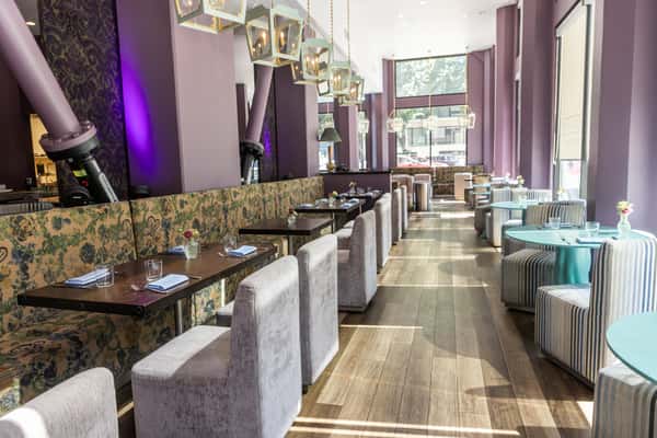 Convenient Dining Near Sacramento Valley Station