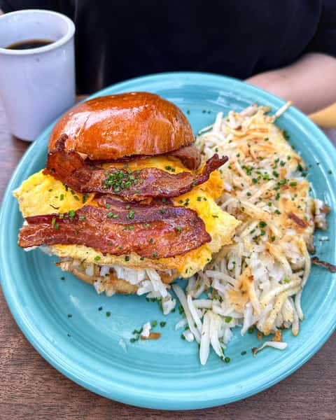 Breakfast sandwich with hash browns
