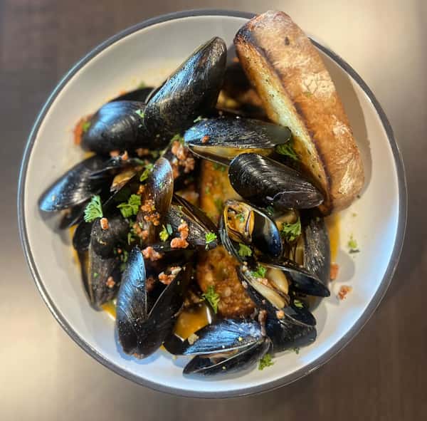 Beer Braised Mussels