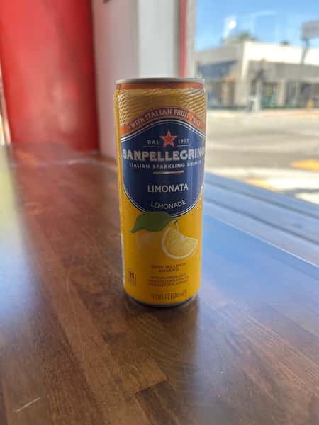 SAN PELLEGRINO SPARKLING LEMON