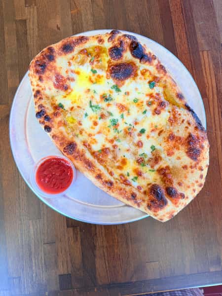 GARLICKY CHEEZE BREAD