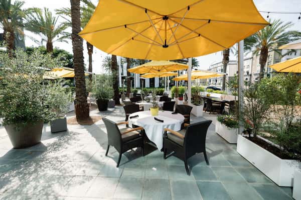 Bistango's Botanical Garden Fine Patio Dining