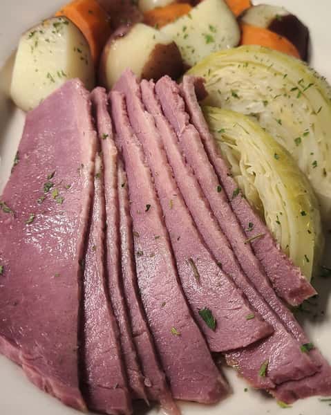 St. Paddy's Corned Beef & Cabbage for 4