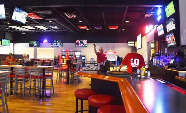 Big leagues Sports Bar - KenteTV