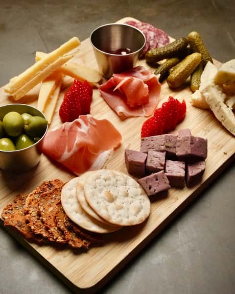 cheese & cracker platter
