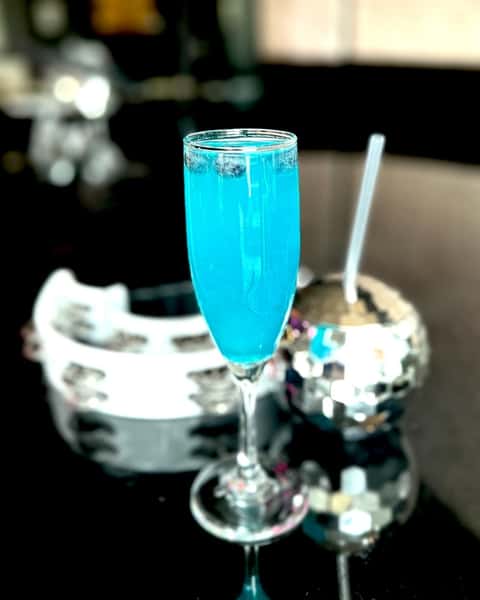 🍹 One last round before the new year? You know the drill. Happy Hour is on from 5-8 PM. Let's raise a glass to the year that was and the good times to come. https://www.fortissimoduelingpianos.com/menu
