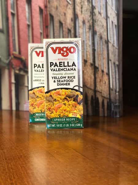 Vigo Authentic Paella Valenciana, Yellow Rice & Seafood Dinner