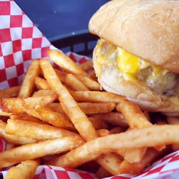 Jr Cheeseburger Dinner Basket