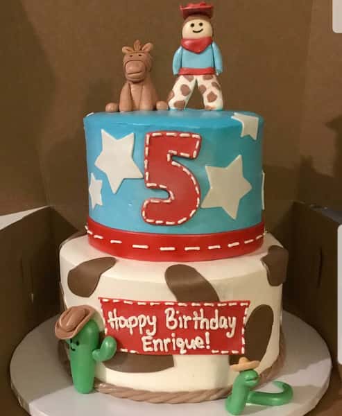 2 tier toy story theme