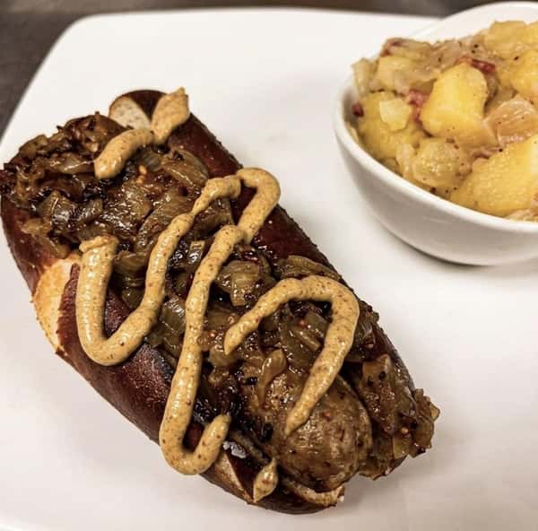 Single, Beer Braised Bratwurst