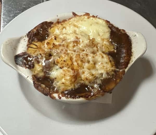 Shepherd's Pie with Garlic Bread