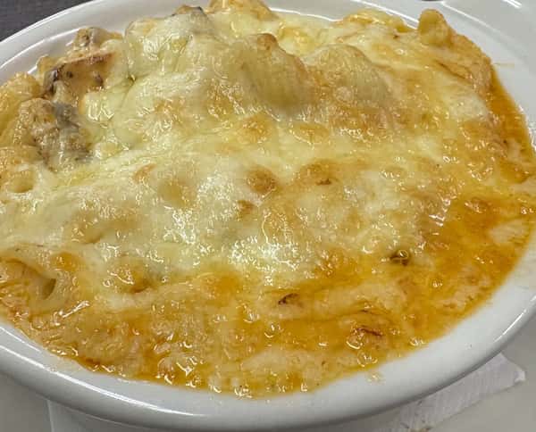 Cheddar Mac & Cheese with Buffalo Chicken