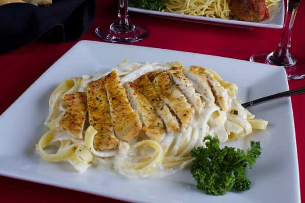 Fettuccine Alfredo - With chicken