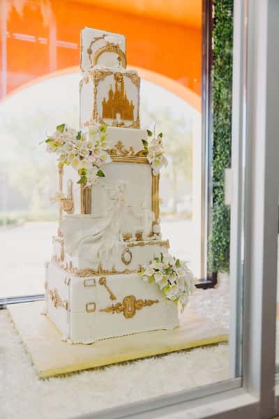 Custom cake at Arandas Bakery