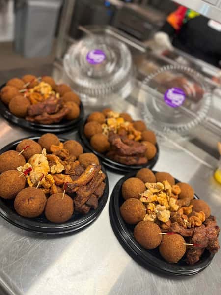 Cajun Sampler Catering Tray