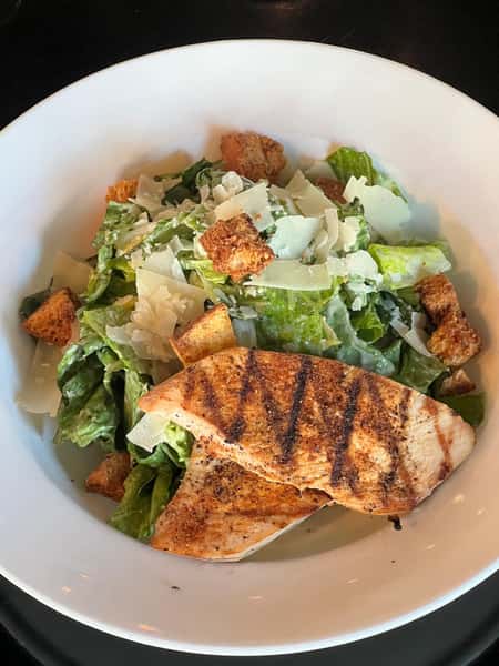 Chicken Caesar Salada