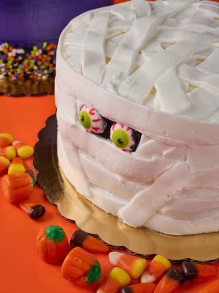 Mummy knows best… especially when it comes to cake! 👀🎃

You asked for spooky treats sooner, and we listened! 👻 Good news! Online ordering opens Monday, 10/12, at 12 PM, with pickups starting 10/15!