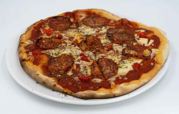 Say hola to The Spaniard, the star of Caffè Ethos! 🌟 Bursting with flavor from chorizo, pecorino sheep's cheese, parmesan and peppers 🌶️🧀, it's no wonder this dish is a crowd favorite! Try it today and see why everyone is raving about it! #TheSpaniard #CaffèEthosDelights #FanFavorite 😋