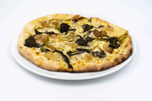 Bite into The Blues at Caffè Ethos and have a flavor-filled experience like never before! 🧀🧅 Each ingredient harmonizes so perfectly – the tangy Gorgonzola, meltingly soft mozzarella, sweet balsamic red onions and delightful fiorelli. It's a symphony of flavors that keeps you coming back for more. Come try The Blues today! #CaffèEthosDelights #BlueCheeseLovers