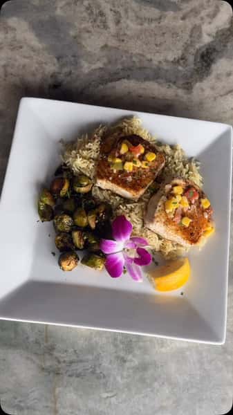 Today’s fresh catch is Captain Robert’s Wahoo, topped with our house-made Sweet Corn Butter! Stop by and enjoy a delicious meal with us today. 

When Fresh & Local Matter, You’ll Be Hooked!

📍4907 Fish Factory Rd, SE Southport
📲910.477.6616
🖥️ https://www.rustyhooksdockside.com

#FreshCatch #Wahoo #RustyHooks #DocksideDining