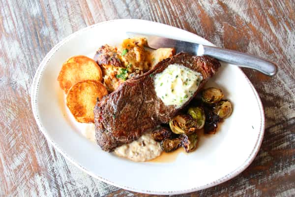 Strip steak with potato