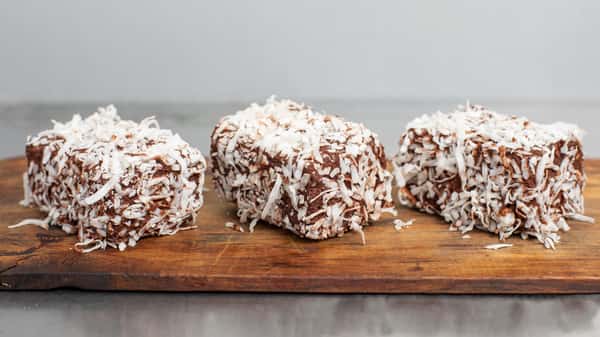 Bronzed Aussie Lamington