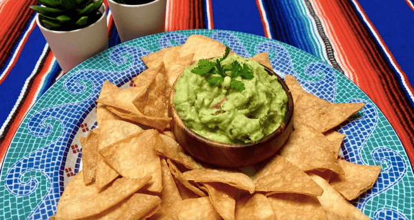 Guacamole and chips (4 oz )