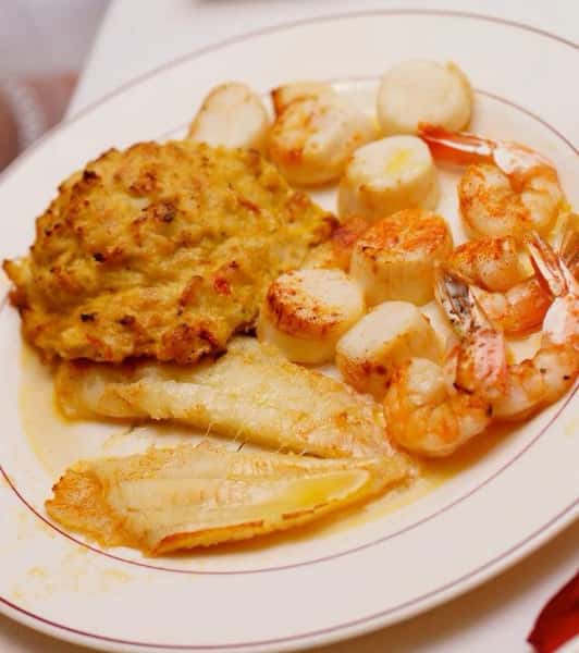 Broiled Seafood Platter*