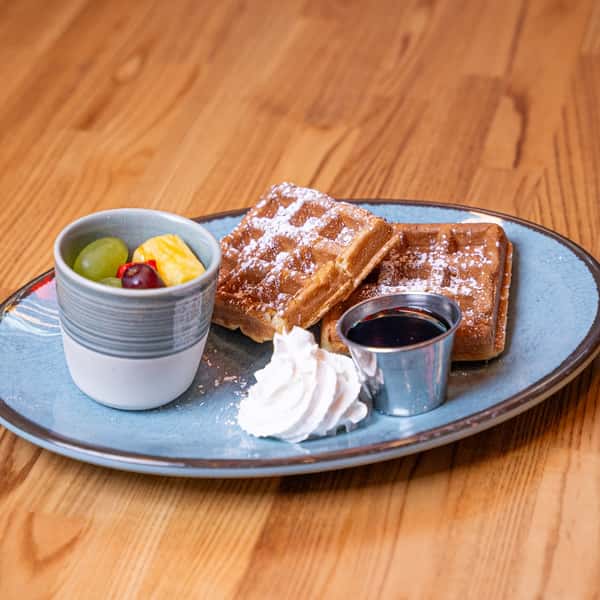 Waffle w/ Fruit