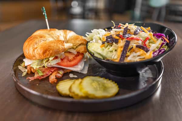 Turkey Guacamole Sandwich