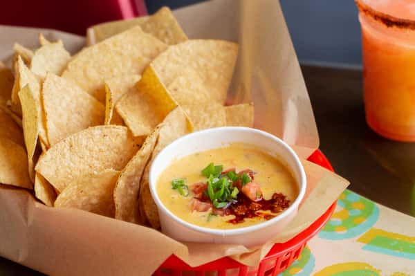 Chips & Queso Quintero