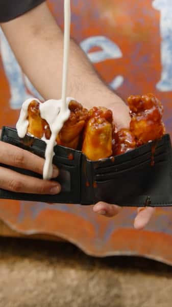 $1 🍗’s all day Thursday at Waterloo. Come hungry ;)
#waterlooicehouse #dollarwings