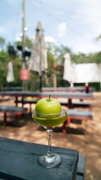 Back with a splash!
As the weather settles into fall, our favorite Monday ritual is getting a crisp new upgrade. Meet the Apple Martini, dropping into the lineup for our crowd favorite $7 Martini Mondays!
Consider your start-of-the-week plans sorted and watch out for falling fruit!
#waterlooicehouse #martinimonday