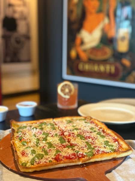 Pesto Tomato Pizza