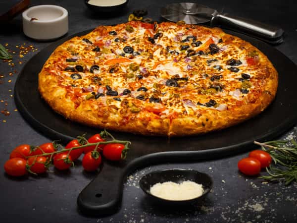 (Tomato, Arabic Cheese, EVO, Red Onions, Olives, Oregano, Mozzarella Cheese)