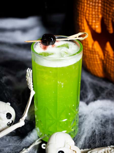 Halloween has never looked more spooky and sweet at the same time.
Check out our full Halloween cocktail menu ๐ป
๐พMonster Mash
๐จSirenโs Call
๐งโโ๏ธFairy Princess
๐El Diablo
๐งโโ๏ธWitch Please
๐ฌSpellbound Sour
๐The Pumpkin King