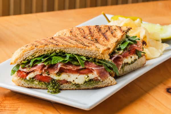 CAPRESE PROSCIUTTO PANINI