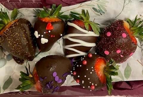 Chocolate Covered Strawberries- 1 Dozen