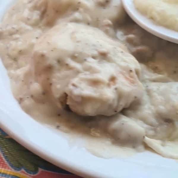 Wake up to a Southern favorite!  Our Biscuits & Gravy Breakfast comes with two eggs cooked just the way you like them, plus your choice of creamy grits, crispy hash browns, or our hand-cut home fries. It's the kind of breakfast that keeps you coming back for more.

📍 Southern Kitchen, 1716 6th Ave in Tacoma
🍳 Breakfast served all day
.
.
.
.
.

#SouthernKitchenTacoma #TacomaEats #BreakfastAllDay #BiscuitsAndGravy  #SupportLocal