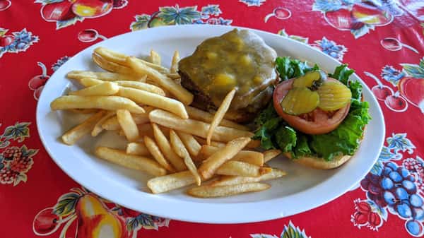 Some classics just don't need changing. 🍔🧀

Our Double Cheeseburger is stacked with Tillamook cheddar and all the goodness you want in a burger. Simple, classic, and seriously good.

Come get yours! ❤️

#SouthernKitchentacoma #DoubleCheeseburger #BurgerCraving #ComfortFood