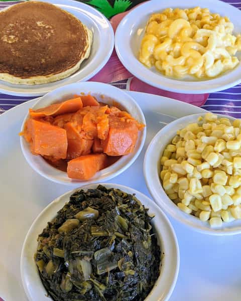 Veggie Platter is one of the most popular plates at Southern Kitchen Restaurant for a reason 🙌 Pick any four sides and a corncake for a full-on comfort food favorite, with plenty of down-home flavor in every bite. Just a heads-up: the greens contain meat. 😋

#SouthernKitchentacoma #VeggiePlatter #SouthernComfort #GuestFavorite