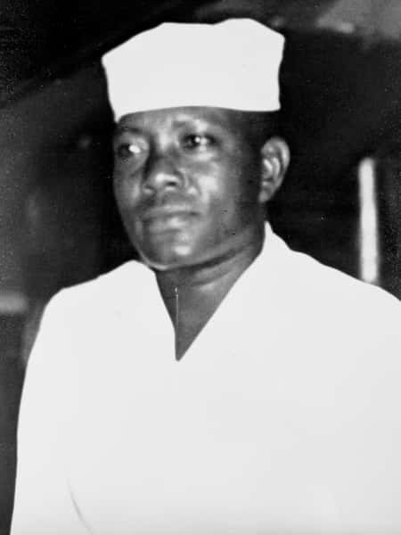 Gloria's father