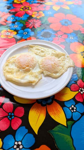 2 Eggs (Side)