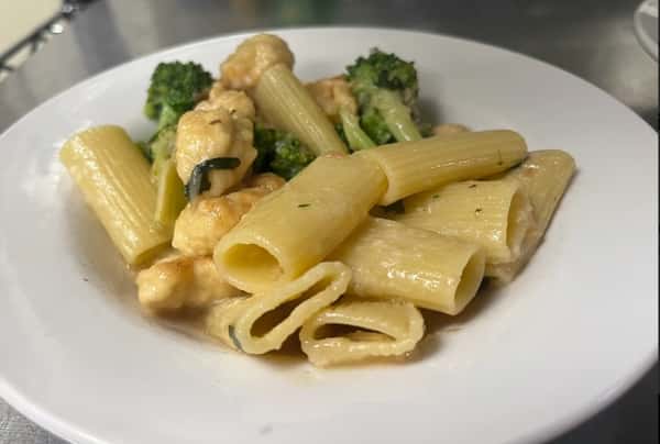 chicken & broccolis