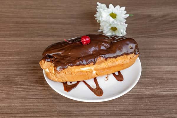 Giant Chocolate Éclair