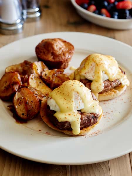 Filet Benedict*