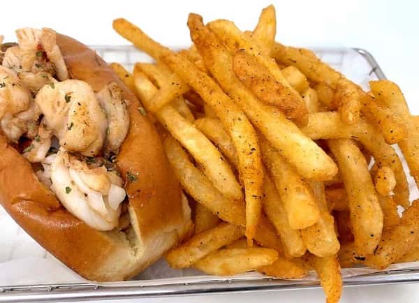Juicy Lobster Hot Buttered Roll