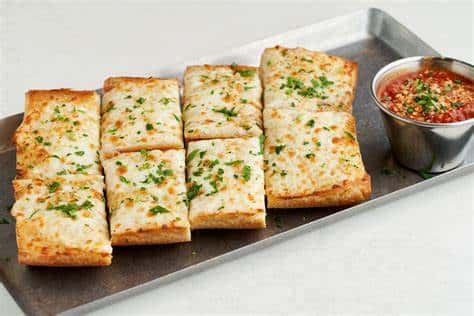 Garlic Cheese Bread with Marinara
