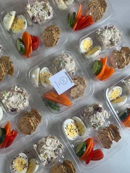 Hummus Protein Snack Box
